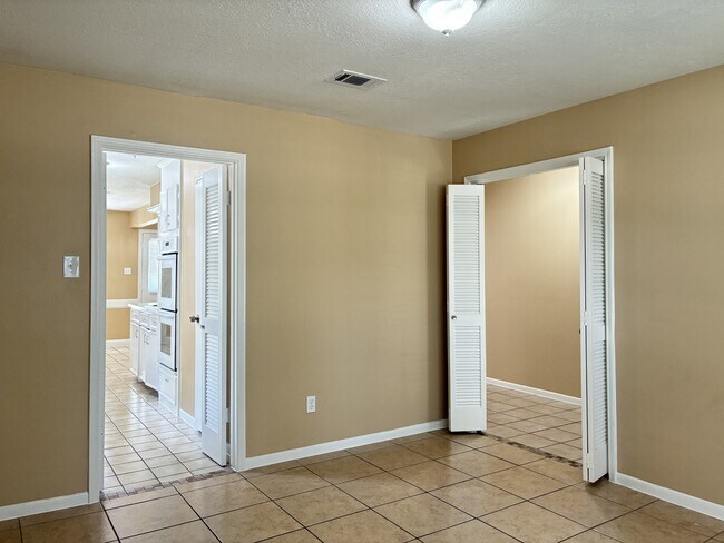 Building Photo - 10314 Autumn Harvest Dr