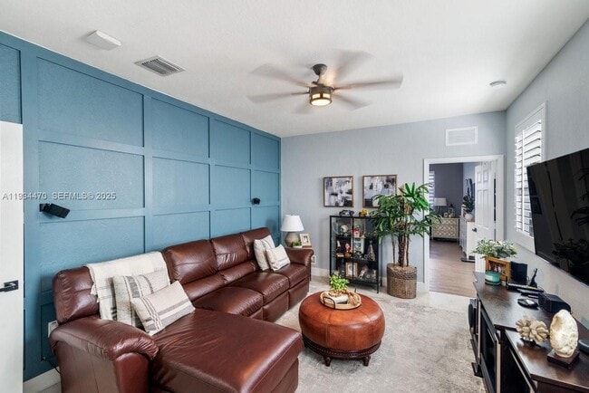 Building Photo - 2417 NE 2nd Dr