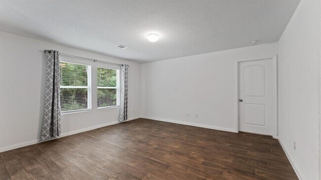 Building Photo - 410 Pimmit Hill Run