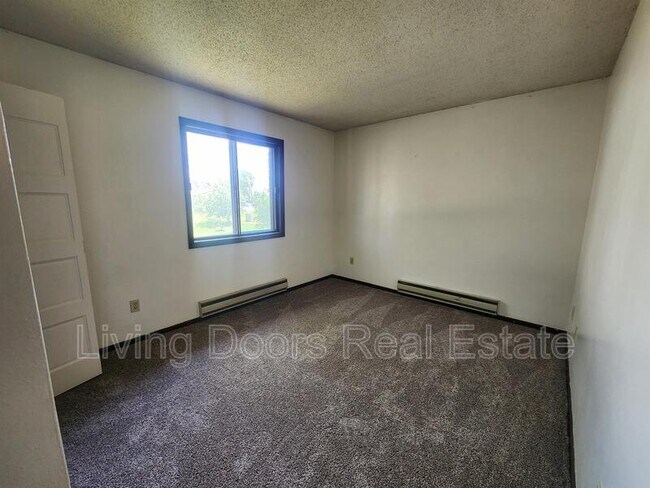 Building Photo - 210 N Phillips Ave