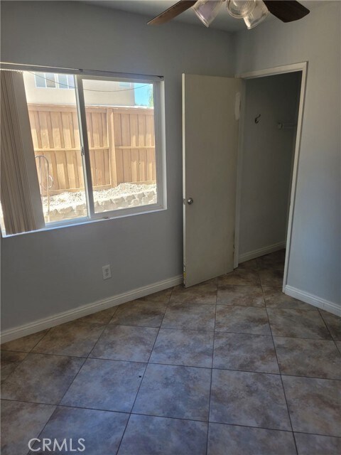 Building Photo - 18885 Oakview Way