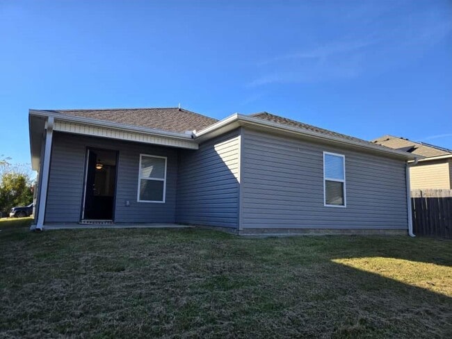 Building Photo - 1144 S Jaybird Ln