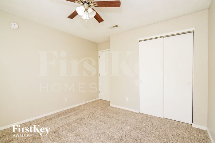 Building Photo - 8048 States Bend Dr