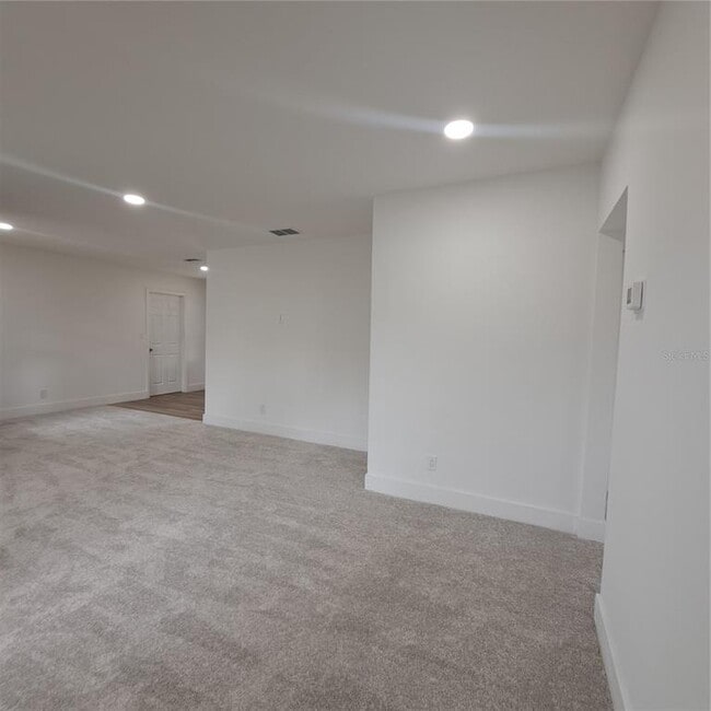 Building Photo - 2851 28th Ave N