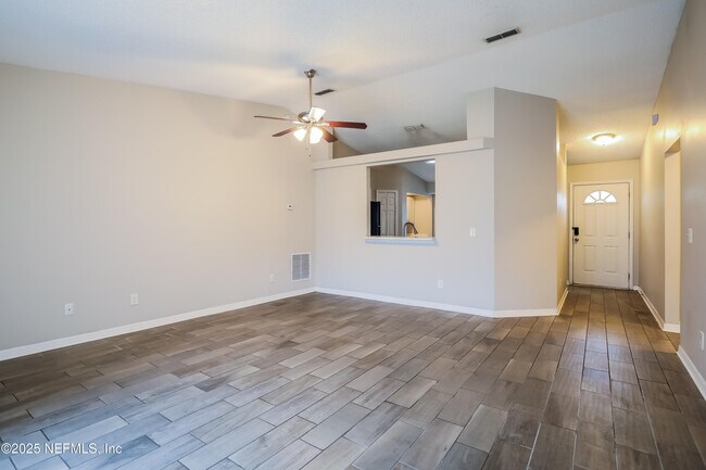 Building Photo - 7609 Dover Cliff Dr S