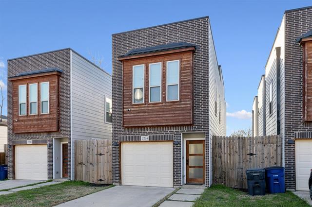 Building Photo - 2224 Dyson St
