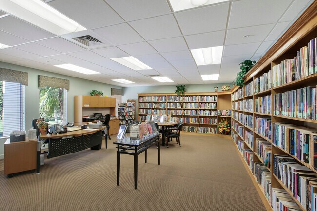 Building Photo - 2515 NE 2nd Ct