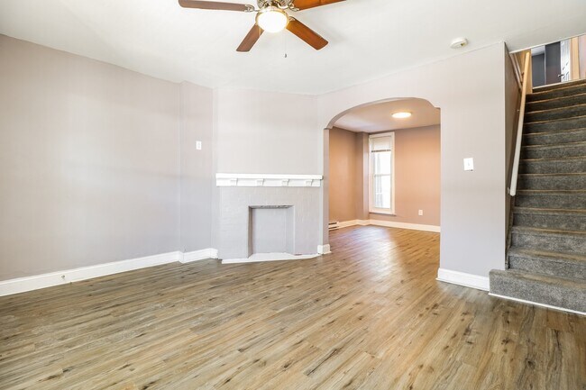 Building Photo - 4935 N Franklin St