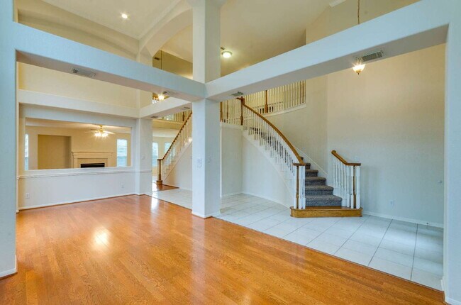 Building Photo - Spacious 5-Bedroom Home in Brazos Landing!