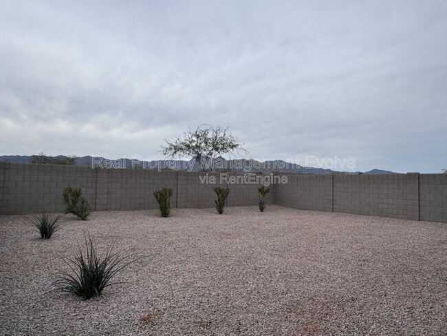 Building Photo - 4710 N 194th Dr