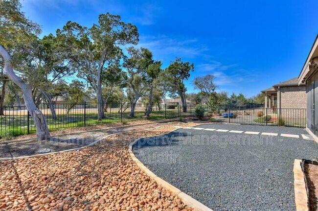 Building Photo - 220 Comal Ln