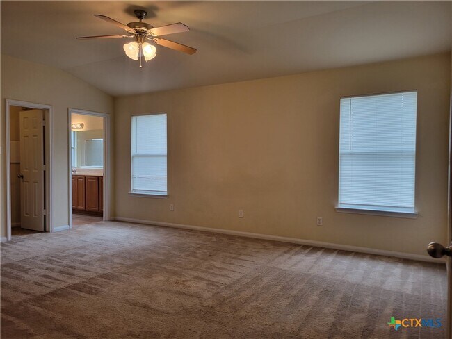 Building Photo - 314 Crowfoot Dr