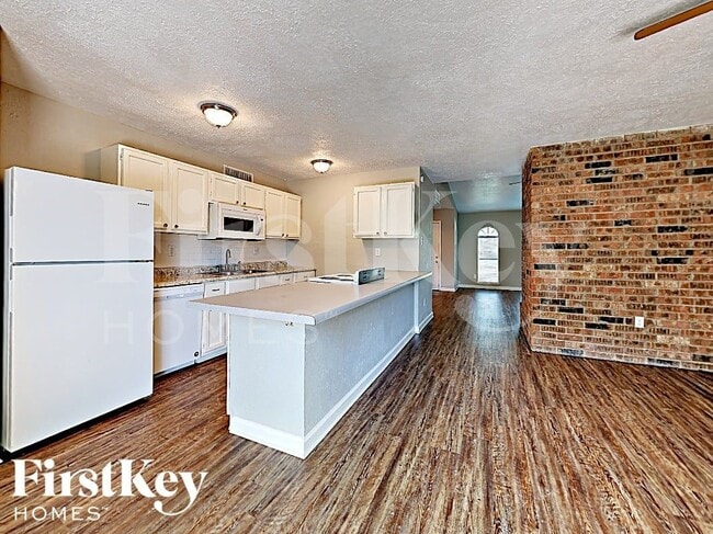 Building Photo - 6914 Pickett Dr