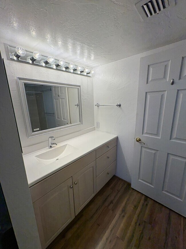 Building Photo - Unfurnished, 1-Year Long-Term Rental