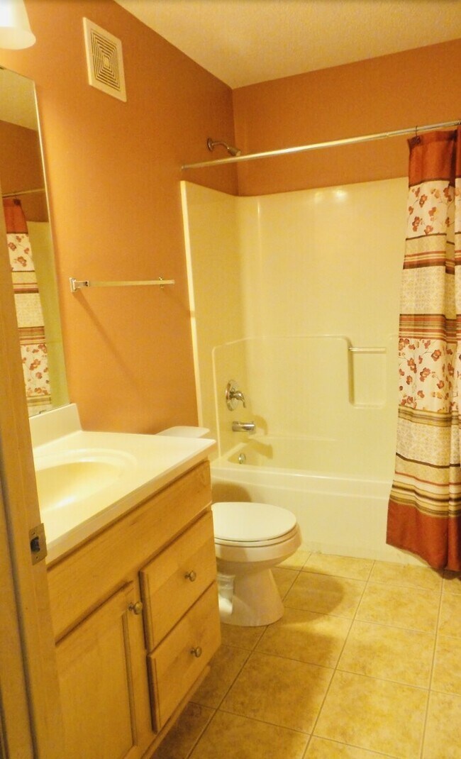 Building Photo - Available Now! Amazing Townhouse 3 Bedroom...