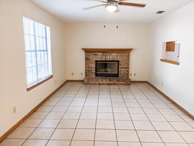 Building Photo - 1098 Rockbrook Ct