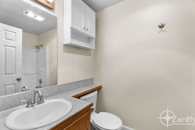 Building Photo - 16004 NE 47th St