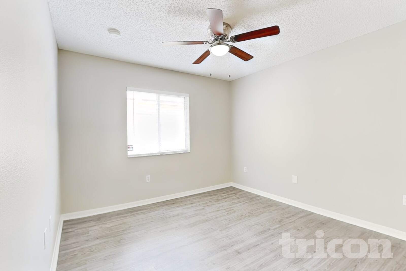 Building Photo - 11759 Lynmoor Dr