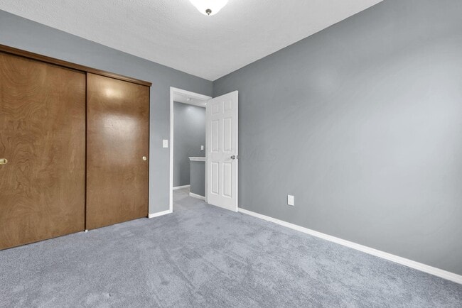 Building Photo - 8690 Kirkland Dr