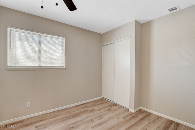 Building Photo - 620 Palmhurst Dr