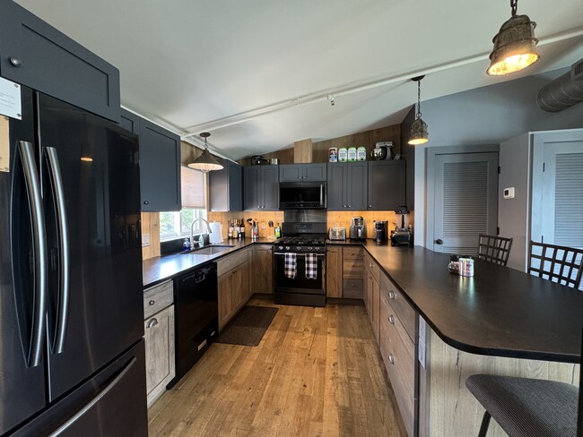 Kitchen - 1 Steele St