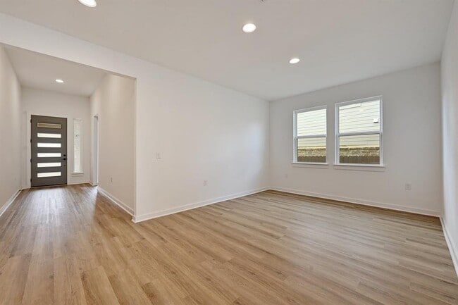 Building Photo - 7712 Boyd Hvn Dr