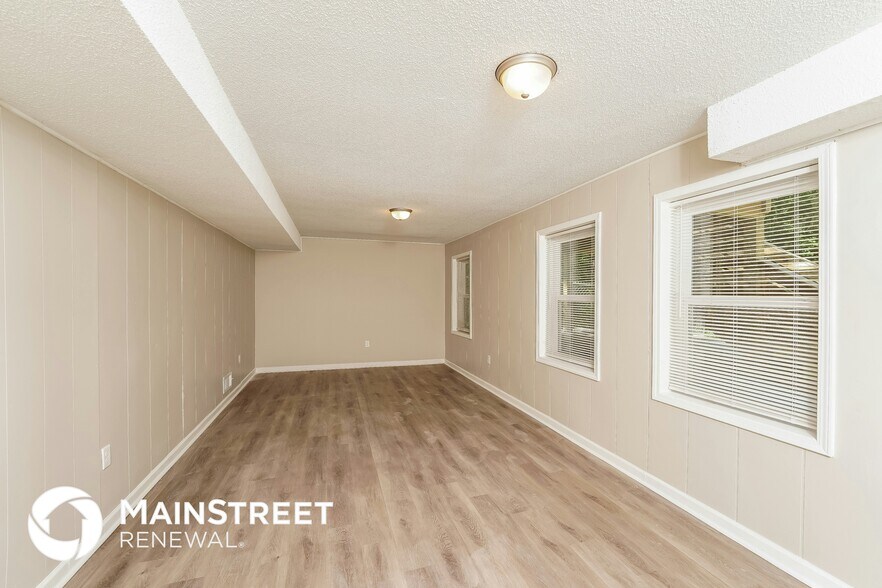 Building Photo - 3814 Mars Ave