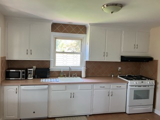 Fully equipped kitchen - 417 Reef Rd