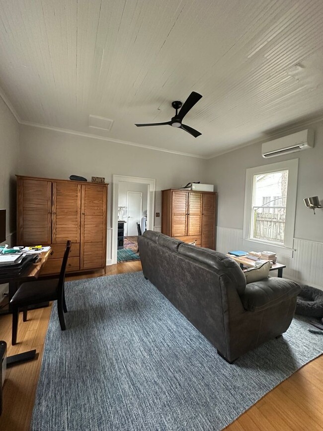 Building Photo - Shotgun Home in the Boulevard Neighborhood - Move in date June 1st, 2026