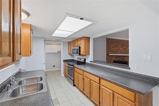 Building Photo - 5209 Daytona Dr