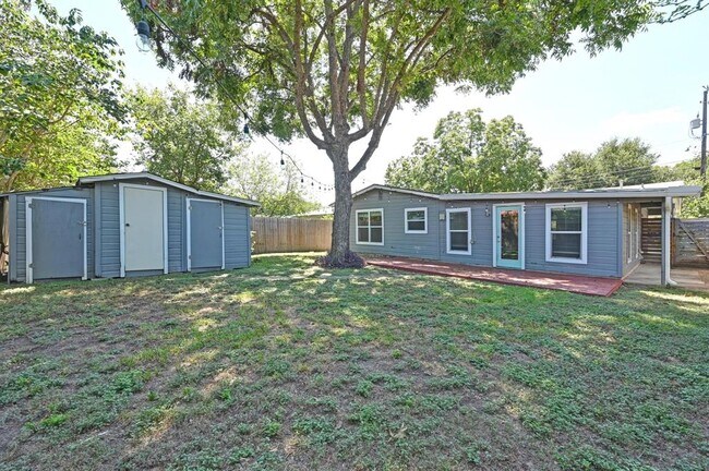 Building Photo - 3310 Bengston St