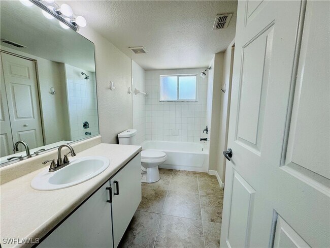 Building Photo - 8284 Key Royal Cir