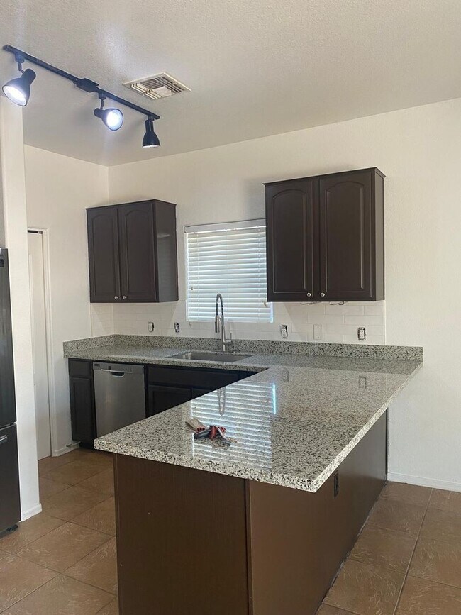 Building Photo - 7805 S Hidden Places Loop