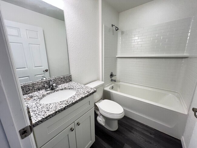 Building Photo - GREAT 3 BD/2BA Home in Ocklawaha!!