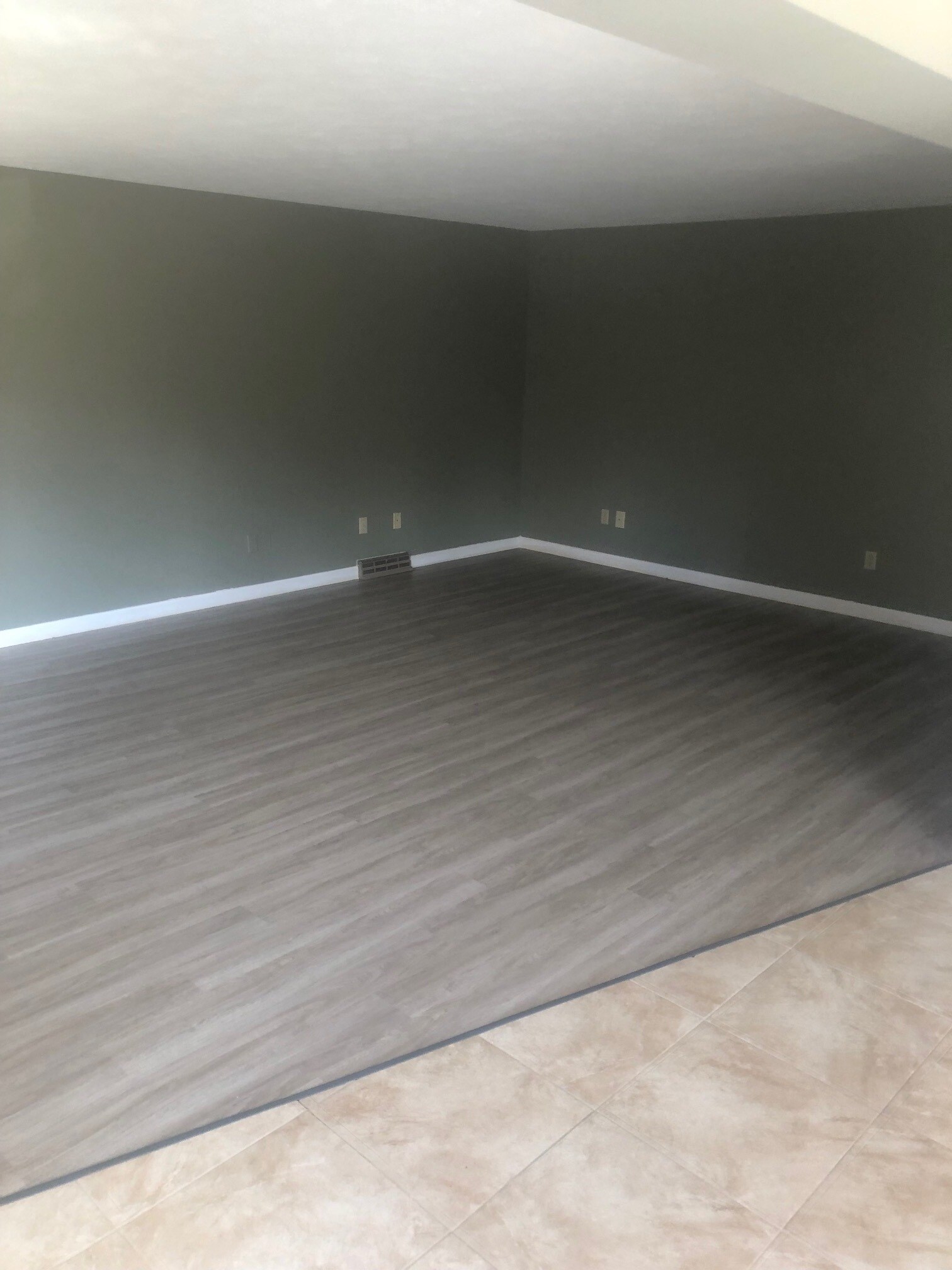 Building Photo - 163 Pine Grove Dr