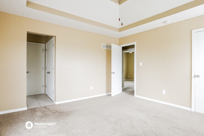 Building Photo - 1100 NE Ridgeview Dr
