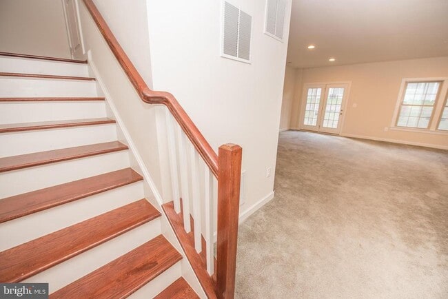 Building Photo - 7444 Burnside Way