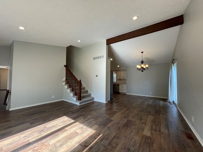 Building Photo - Home For Rent Papillion