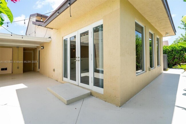 Building Photo - 9148 SW 129th Ln