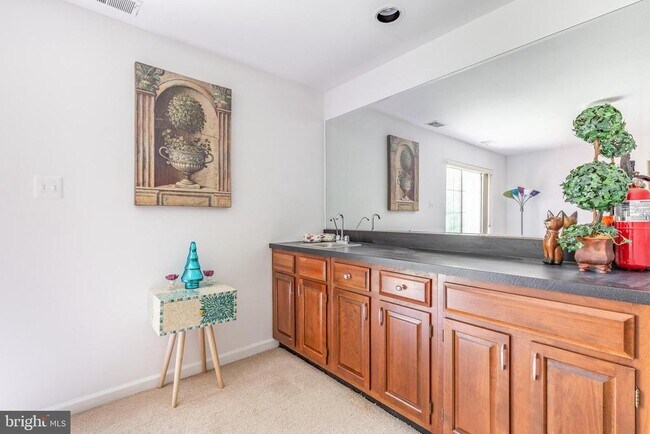 Building Photo - 9815 Wintercress Ct