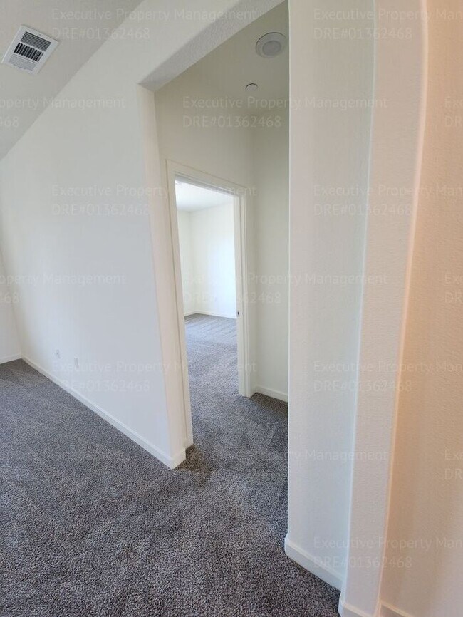 Building Photo - Newly constructed 3 bedroom/ 2 bathroom ho...