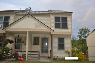 Building Photo - 35 Potter Ln