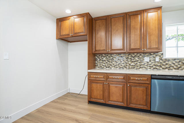 Building Photo - 8536 Tampa Ave