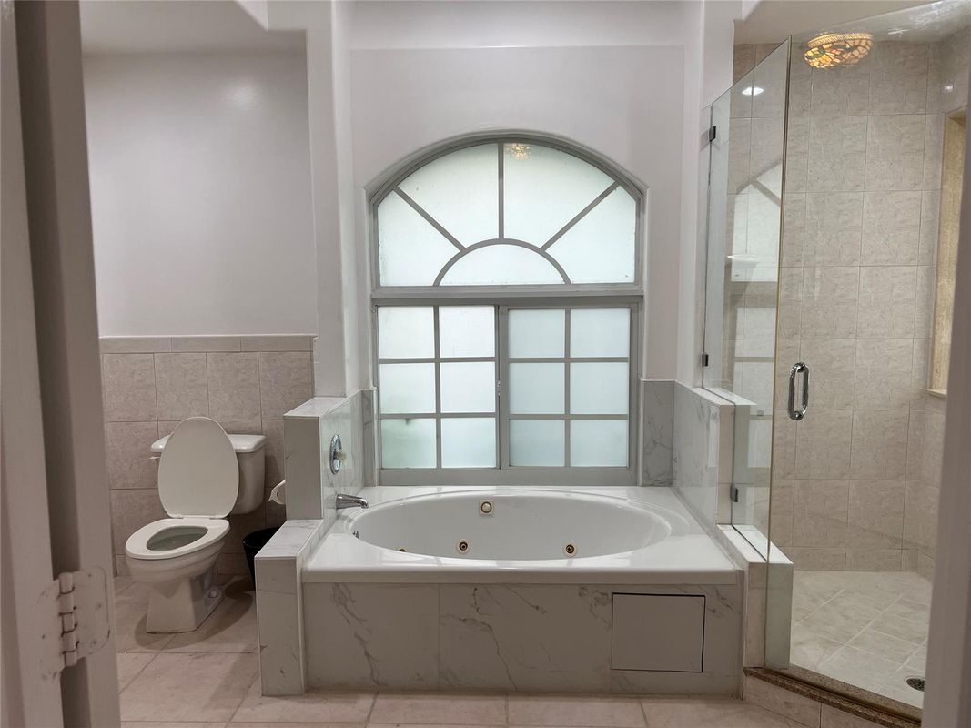 Building Photo - 7400 SW 37 Ct