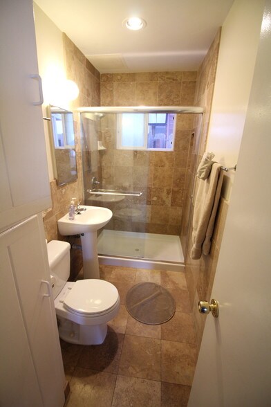 Building Photo - 2826 Mission Blvd