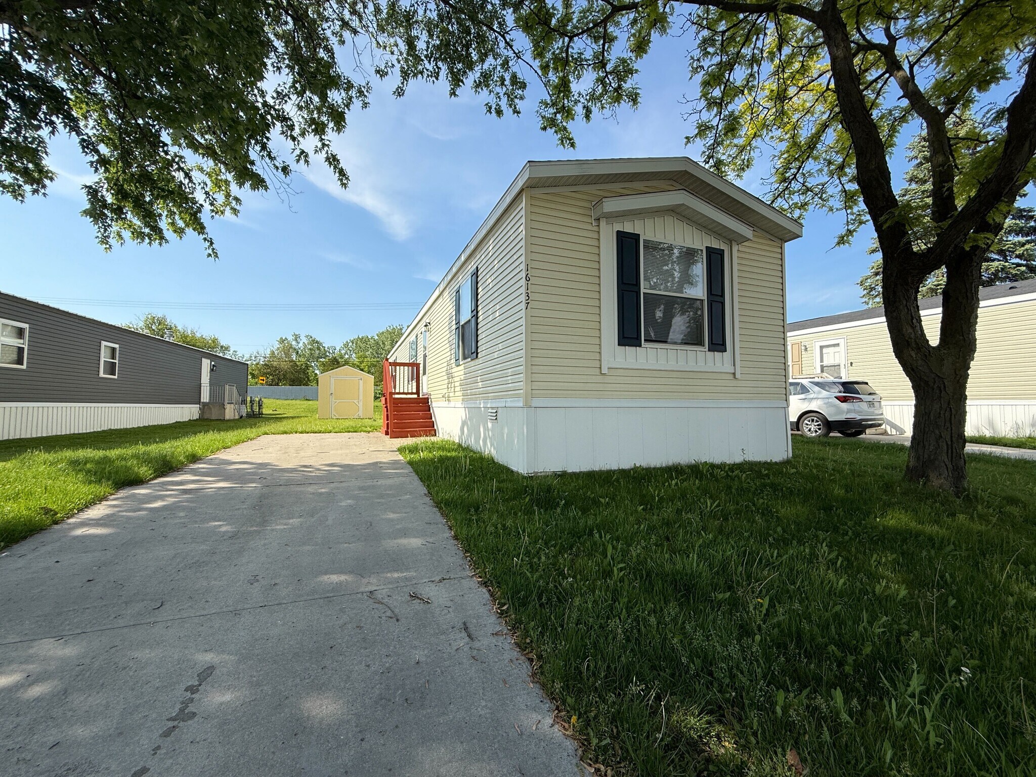 Building Photo - 16137 Normandy St