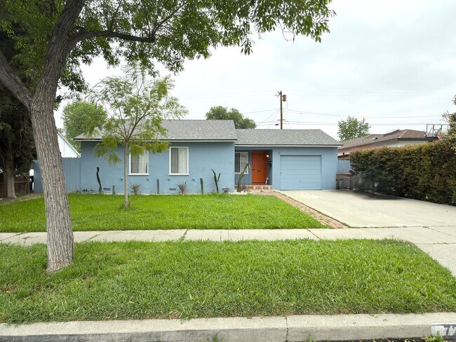 Primary Photo - Beautiful 3 bedroom + 2 bath property in L...