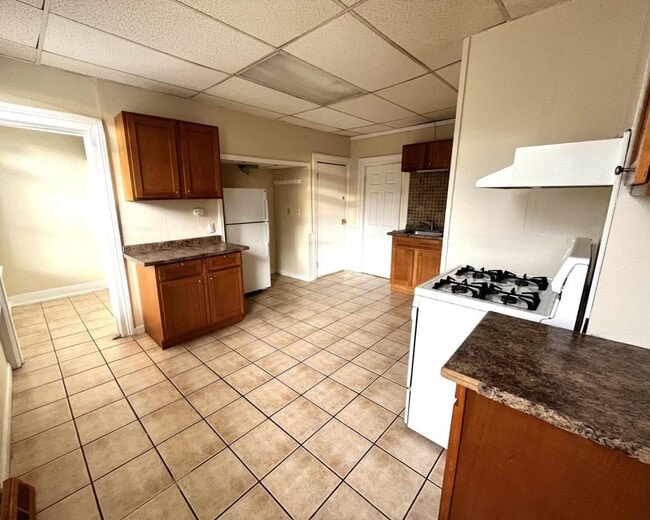 Primary Photo - 1104 Barrett St