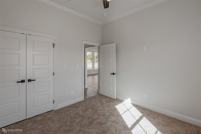 Building Photo - Modern 4 Bedroom / 3 Bath Home
