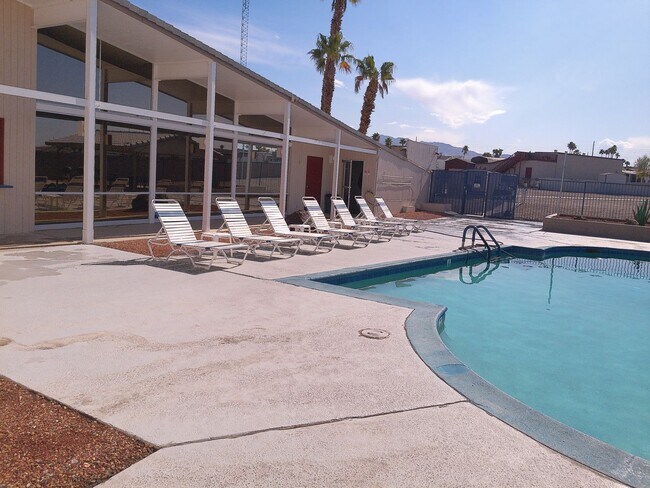 Building Photo - WInter Rental Oct to April 2026